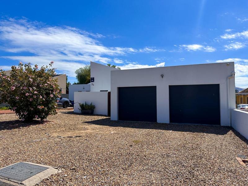 3 Bedroom Property for Sale in Wellway Park East Western Cape